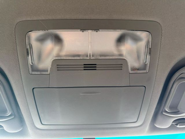 Vehicle image 27 of 30