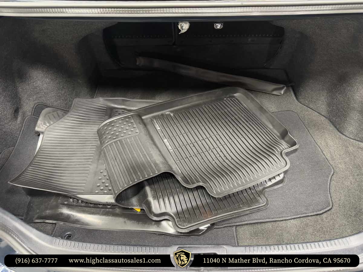 Vehicle image 33 of 45