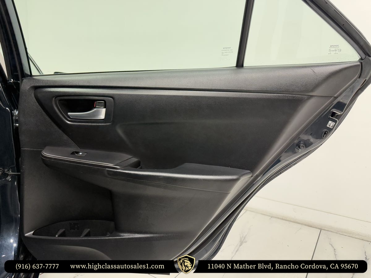 Vehicle image 25 of 45