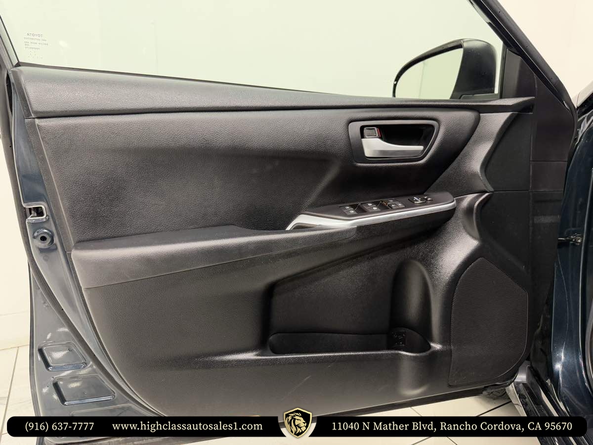 Vehicle image 13 of 45