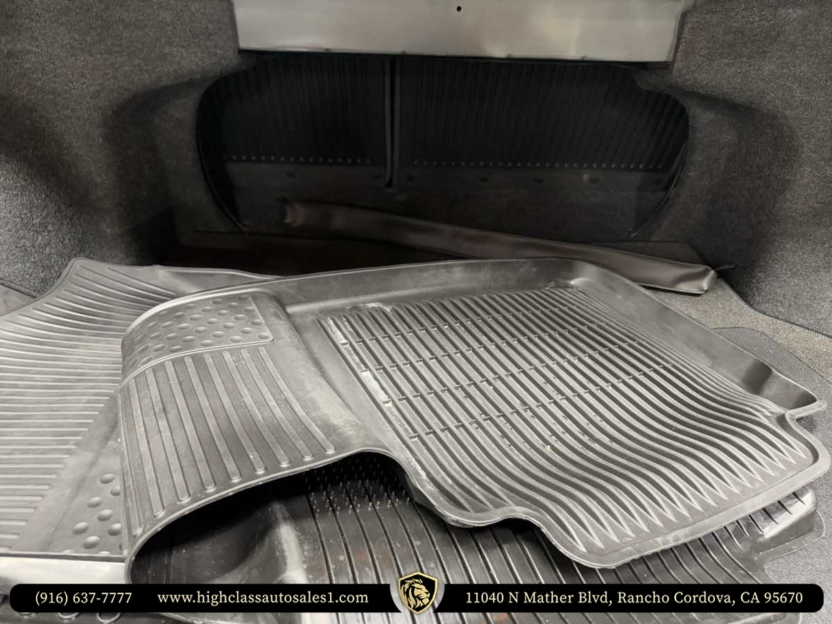 Vehicle image 34 of 45