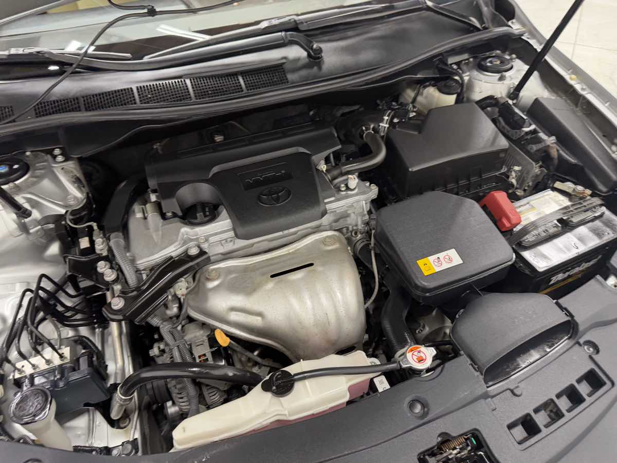 Vehicle image 51 of 53