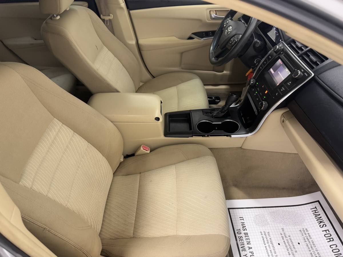 Vehicle image 33 of 53