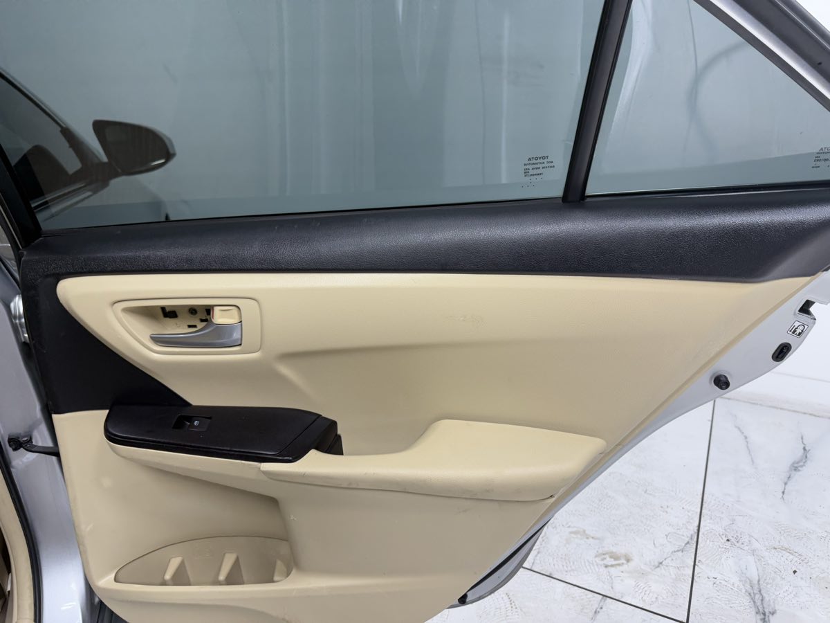 Vehicle image 27 of 53