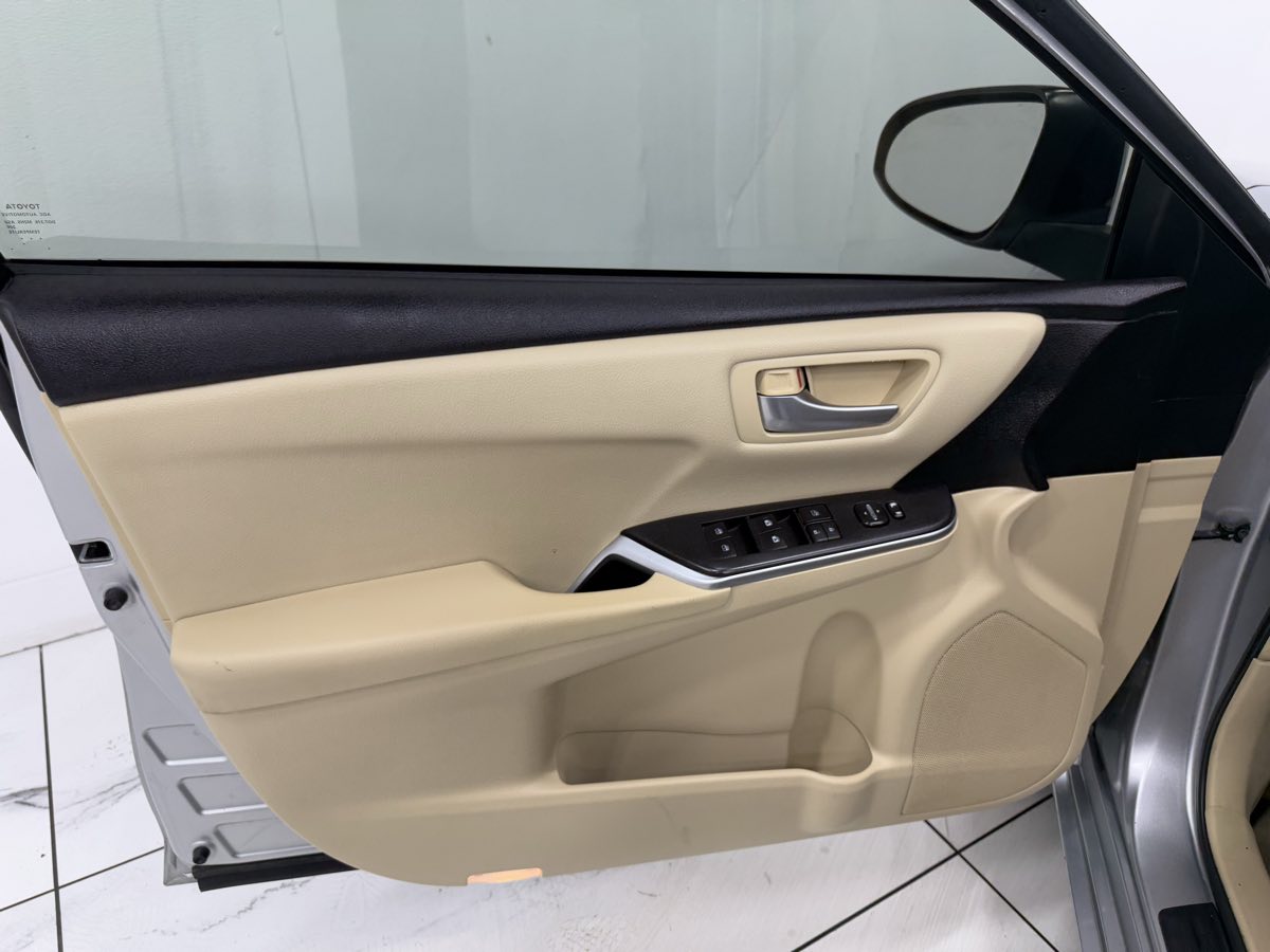Vehicle image 18 of 53