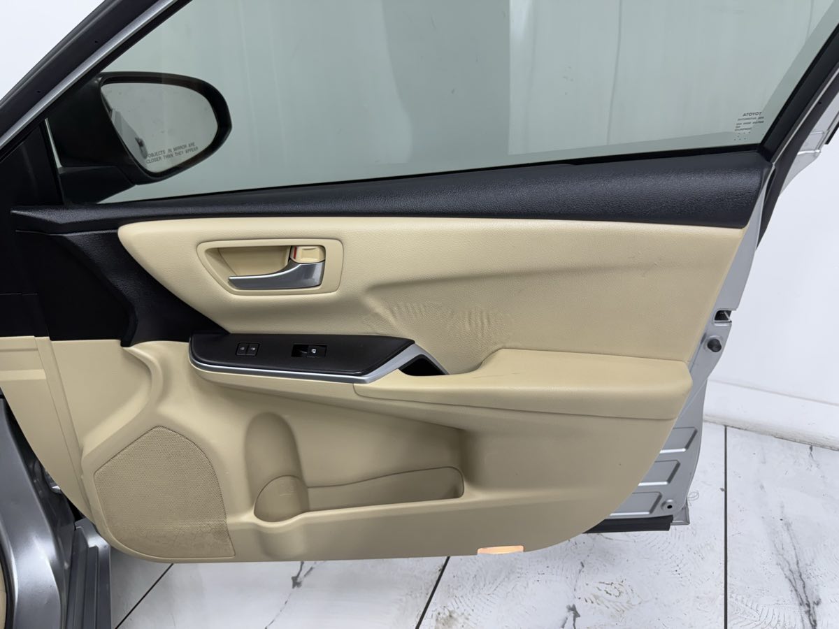 Vehicle image 31 of 53