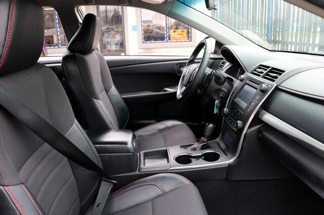 Vehicle image 11 of 16
