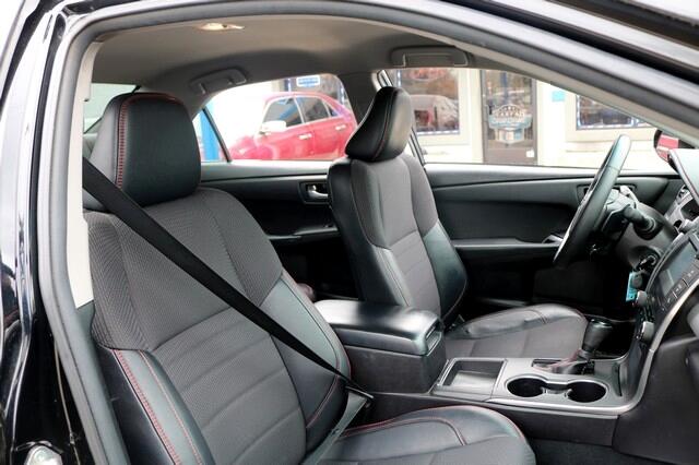Vehicle image 10 of 16
