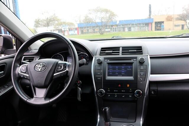 Vehicle image 13 of 16