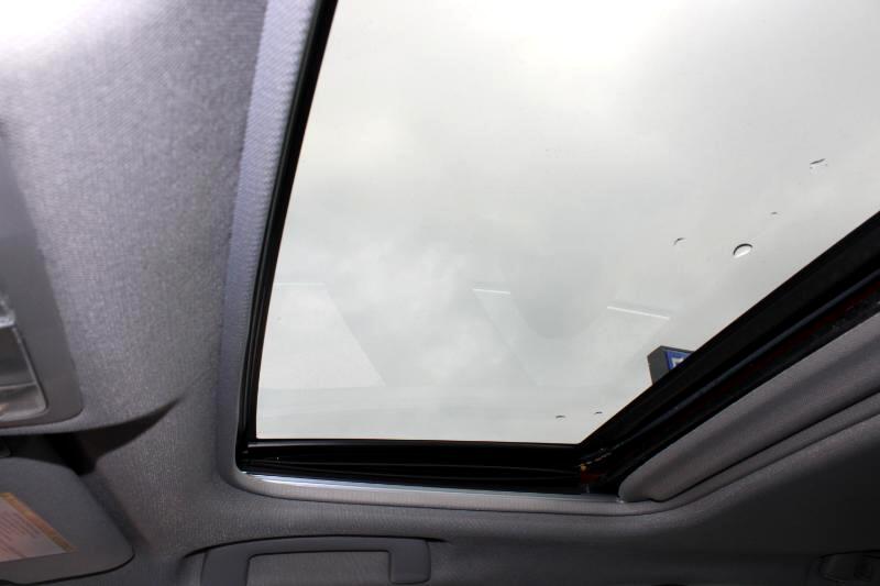 Vehicle image 18 of 30