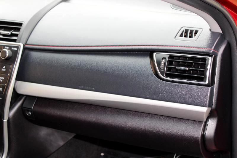 Vehicle image 21 of 30