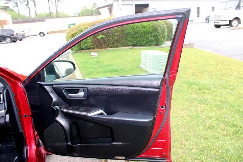 Vehicle image 25 of 30