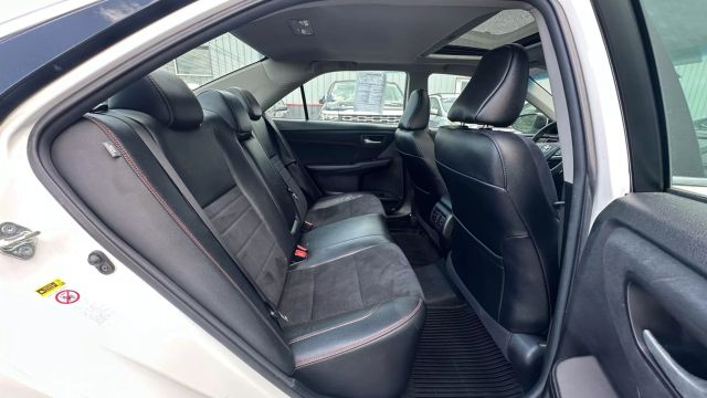 Vehicle image 16 of 49