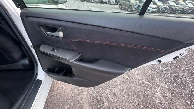 Vehicle image 38 of 49