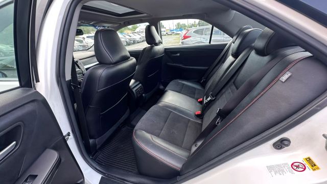 Vehicle image 19 of 49