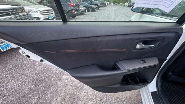 Vehicle image 37 of 49