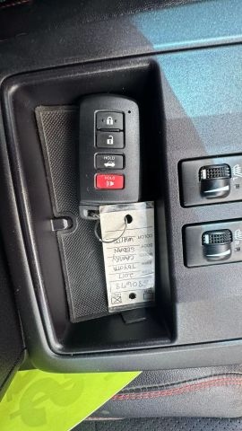 Vehicle image 39 of 49