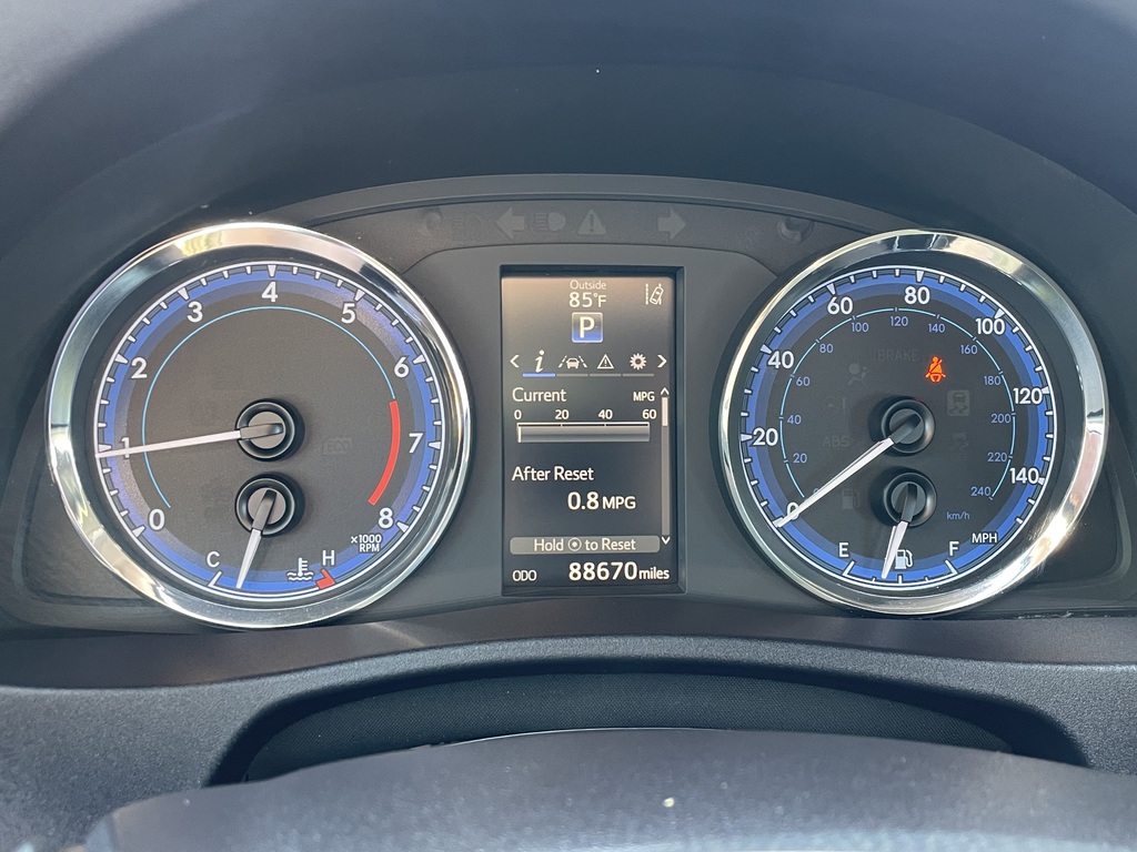 Vehicle image 7 of 9