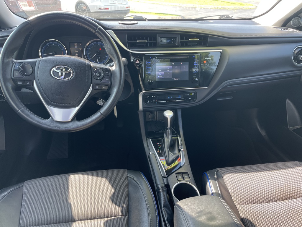 Vehicle image 6 of 9