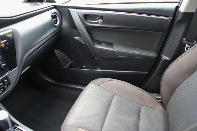 Vehicle image 22 of 28