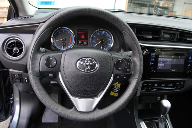 Vehicle image 15 of 28