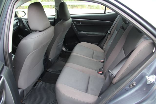 Vehicle image 23 of 28