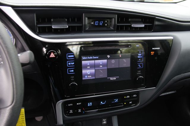 Vehicle image 19 of 28