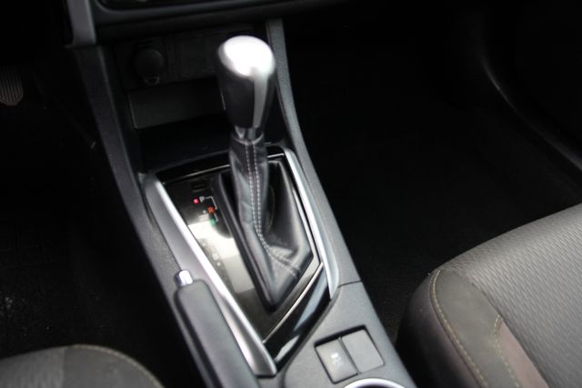 Vehicle image 21 of 28