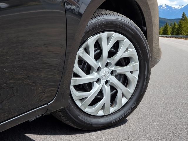Vehicle image 8 of 39