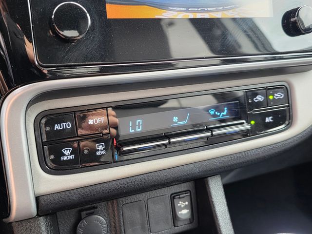 Vehicle image 28 of 39