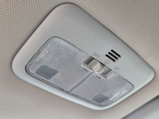 Vehicle image 34 of 39