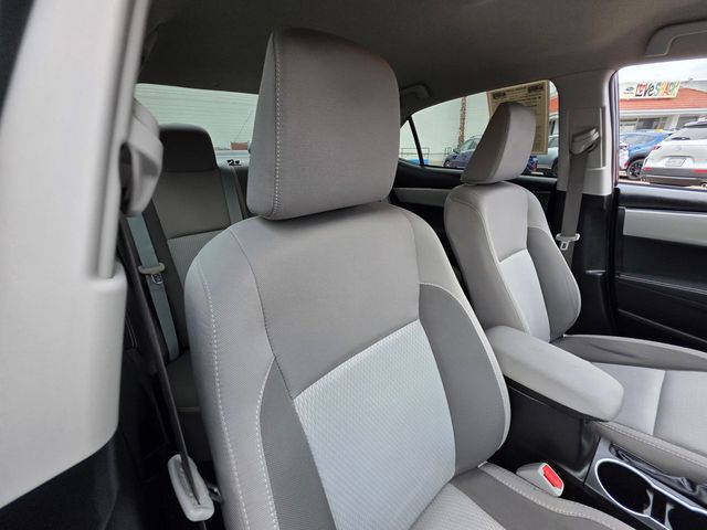 Vehicle image 11 of 39