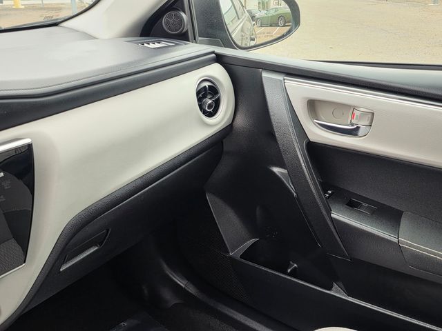 Vehicle image 33 of 39