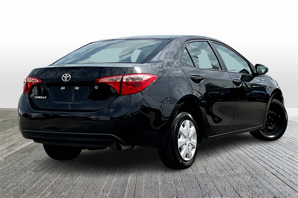 Vehicle image 2 of 31