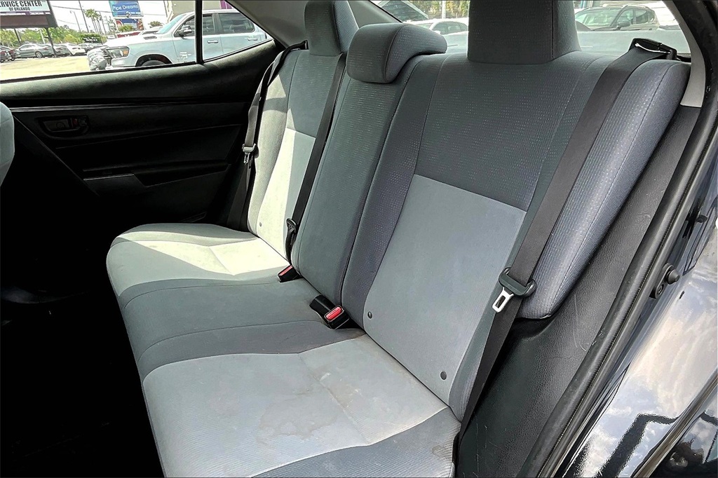 Vehicle image 25 of 31