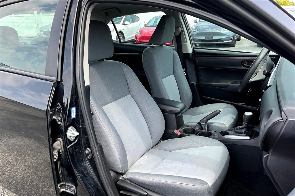 Vehicle image 9 of 31