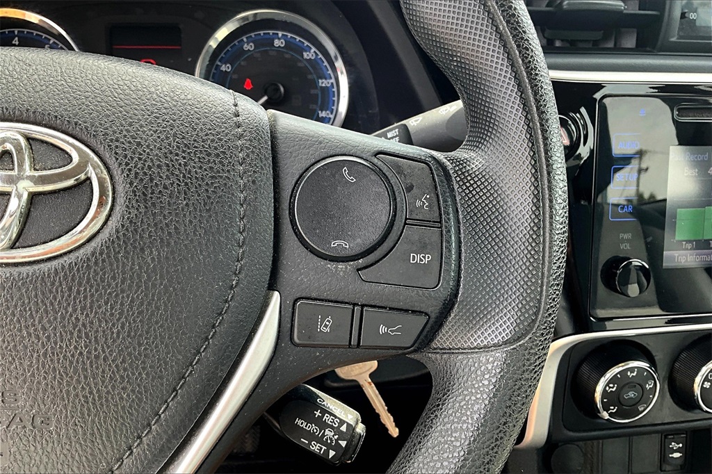 Vehicle image 19 of 31