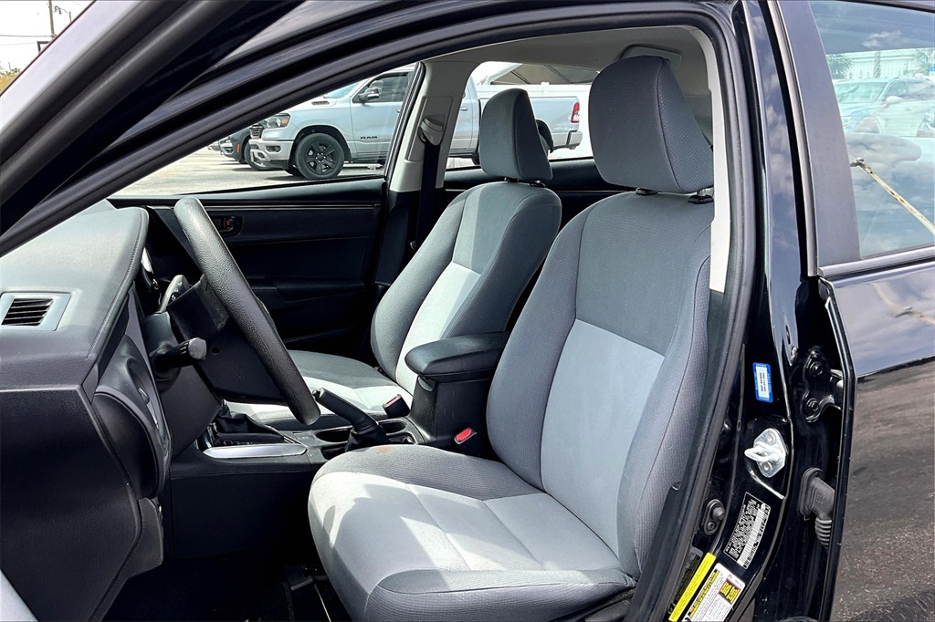 Vehicle image 24 of 31