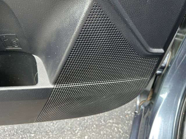 Vehicle image 44 of 47