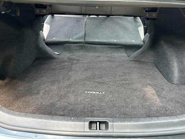 Vehicle image 27 of 47