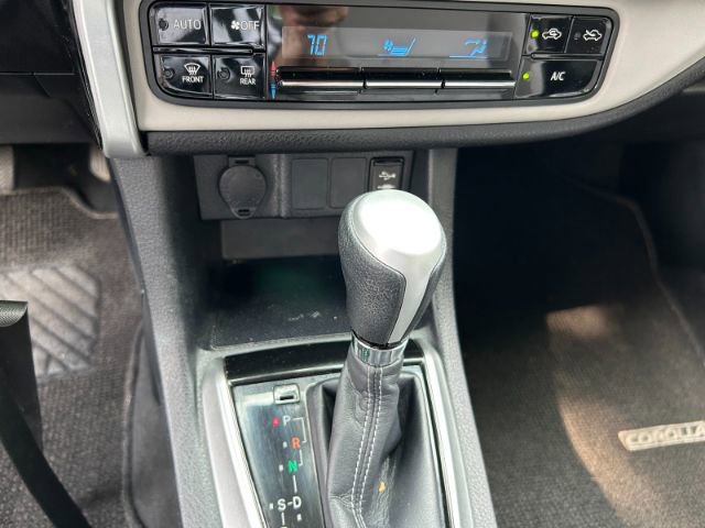 Vehicle image 41 of 47
