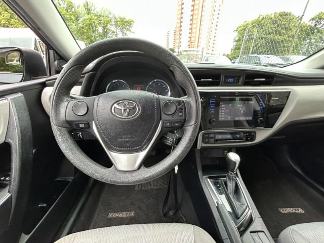 Vehicle image 28 of 47
