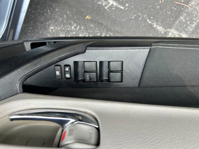 Vehicle image 30 of 47