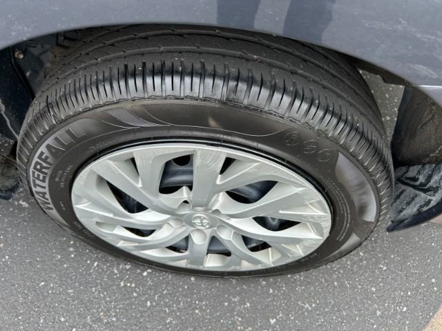 Vehicle image 10 of 47