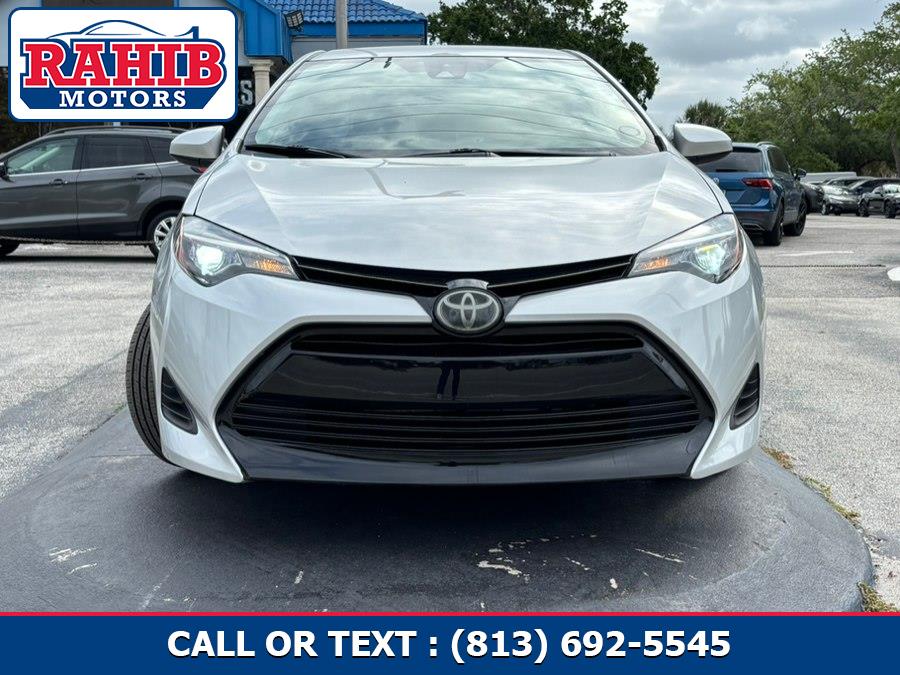 2017 Toyota Corolla LE Image 3 of 34