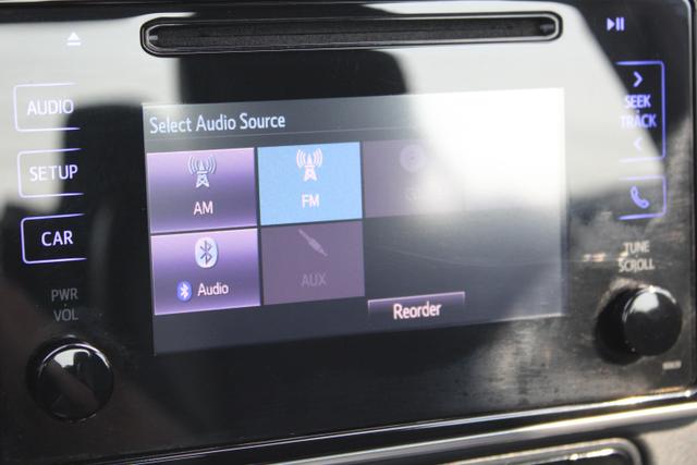 Vehicle image 23 of 40