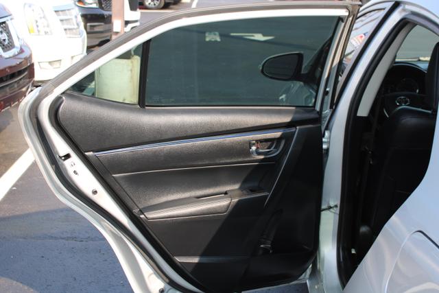 Vehicle image 28 of 40