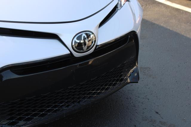 Vehicle image 7 of 40
