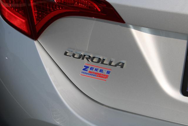 Vehicle image 10 of 40