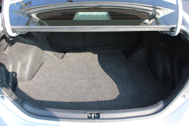 Vehicle image 36 of 40